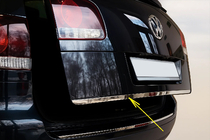 Volkswagen Touareg 2002–2010 Trunk Lid Chrome Trim photo 1