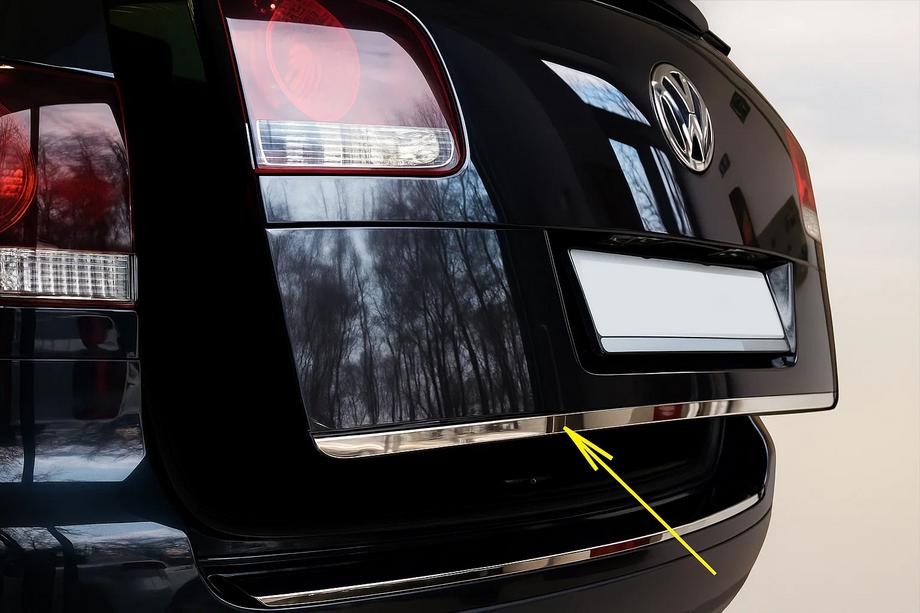 Volkswagen Touareg 2002–2010 Trunk Lid Chrome Trim Image