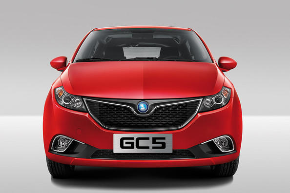 An overview of hatchback Geely GC5 Photo 2