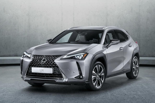 Review of the new compact crossover Lexus UX 200