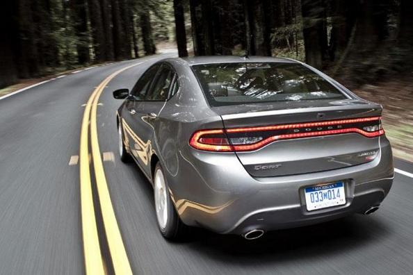 Review of the sedan Dodge Dart Photo 6