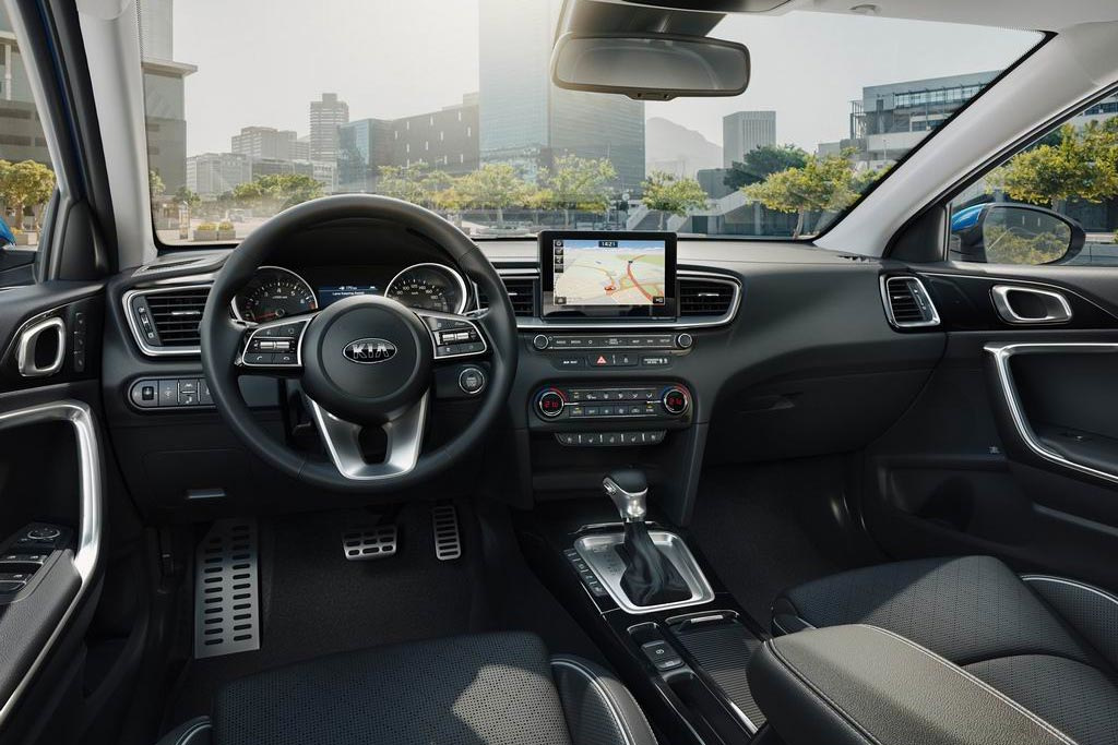 Review of KIA Ceed hatchback of the third generation
