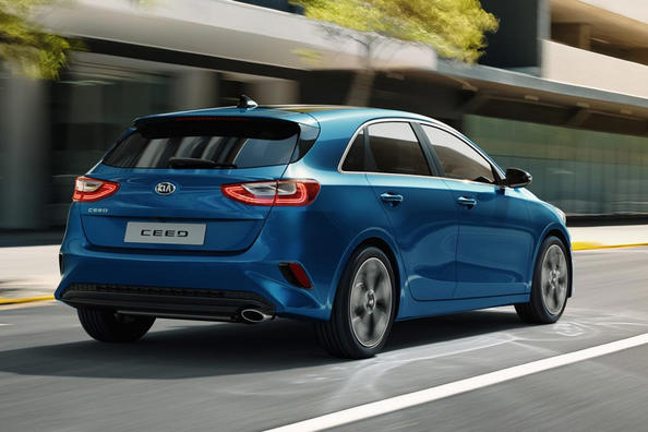 Review of KIA Ceed hatchback of the third generation Photo 4