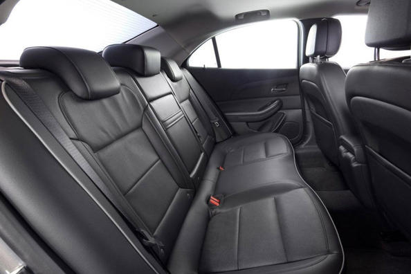 Review of the Chevrolet Malibu sedan ninth generation Photo 7