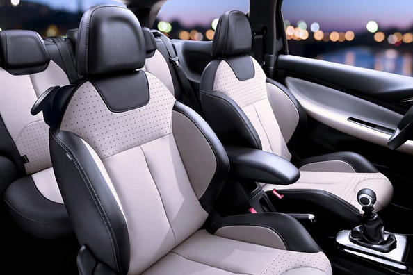 Review three-door hatchback Citroen DS 3 Photo 4