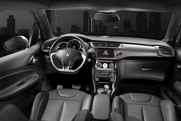 Review three-door hatchback Citroen DS 3 Photo 3