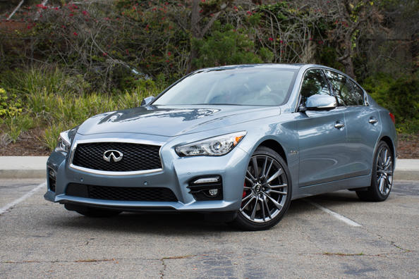 The premium sedan Infiniti Q50 Photo 7