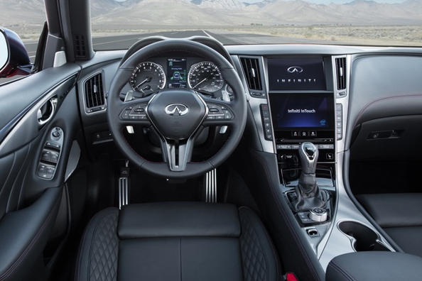 The premium sedan Infiniti Q50 Photo 4