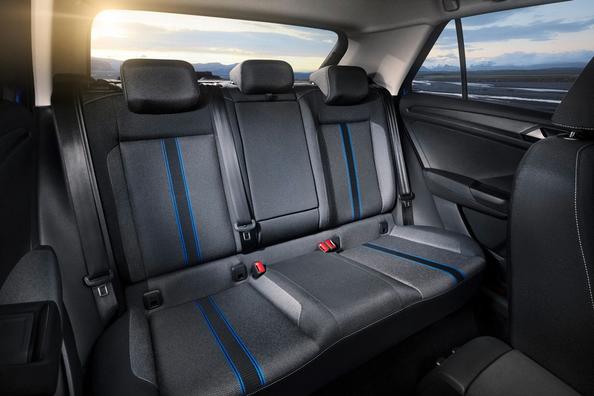 Compact crossover Volkswagen T-Roc Photo 4