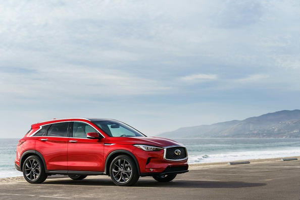 Premium crossover Infiniti QX50 Photo 3