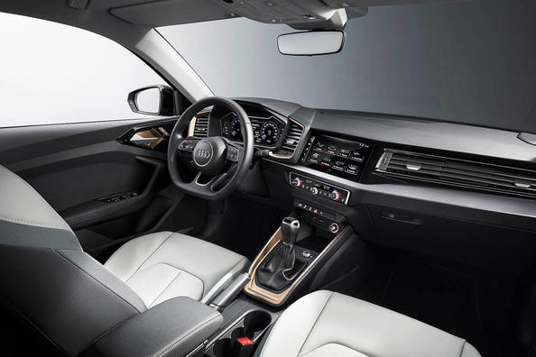 Review of the new hatchback Audi A1 Sportback Photo 5