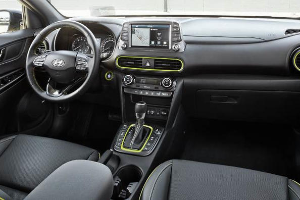 Review the crossover Hyundai Kona Photo 4