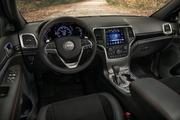Browse Jeep Grand Cherokee Trailhawk Photo 4