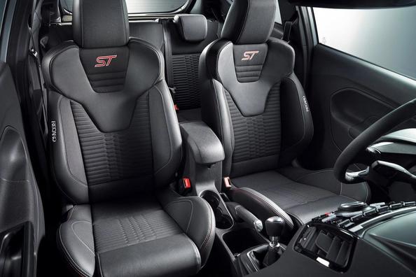 Browse Ford Fiesta ST of the third generation Photo 5