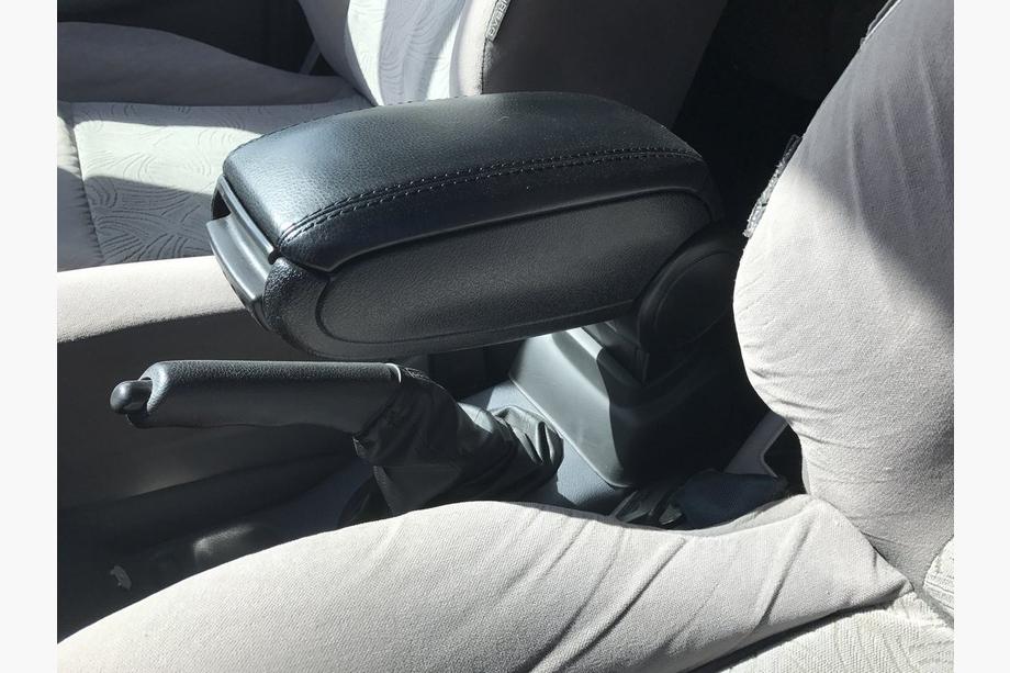 Ford Connect 2002–2006 Armrest Image
