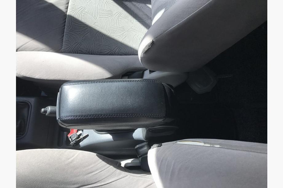 Ford Connect 2002–2006 Armrest Photo 3
