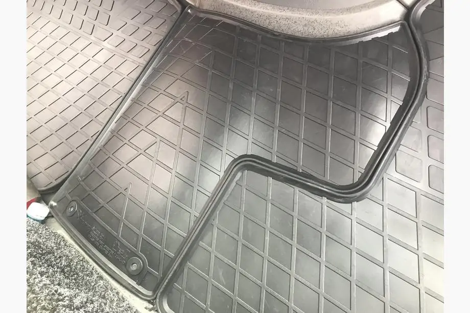 Mercedes Sprinter W906 2006–2018 Rubber Floor Mats (3 pcs, Stingray) Photo 5