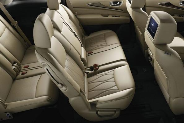 Premium crossover Infiniti QX60 Photo 3