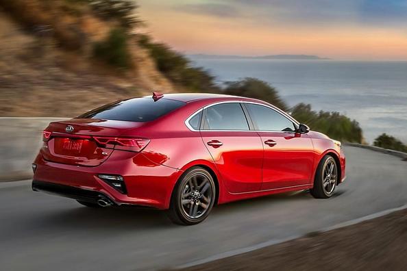 Sedan Kia Cerato fourth generation Photo 7