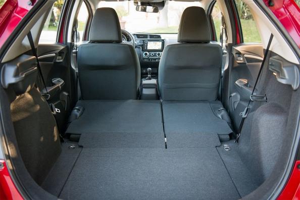 Review of the updated compact hatchback Honda Jazz Photo 4