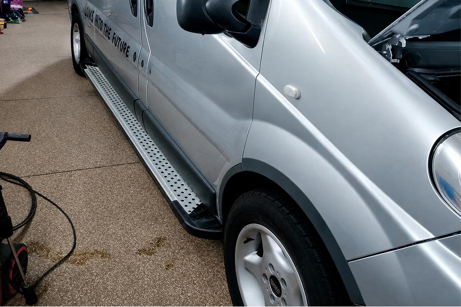 Nissan Primastar 2002-2014 Side Steps X5-Type (2 pcs, Aluminum) Photo 2