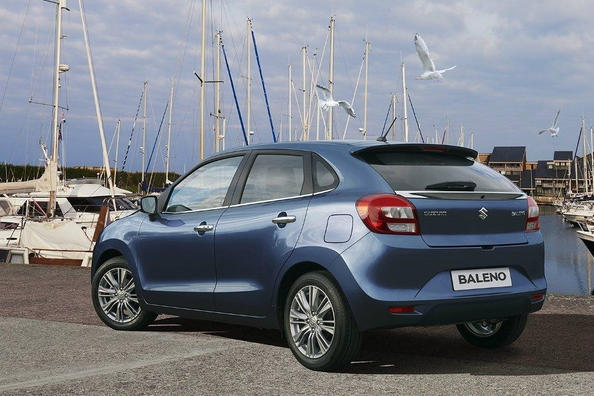 Review five-door hatchback Suzuki Baleno Photo 3
