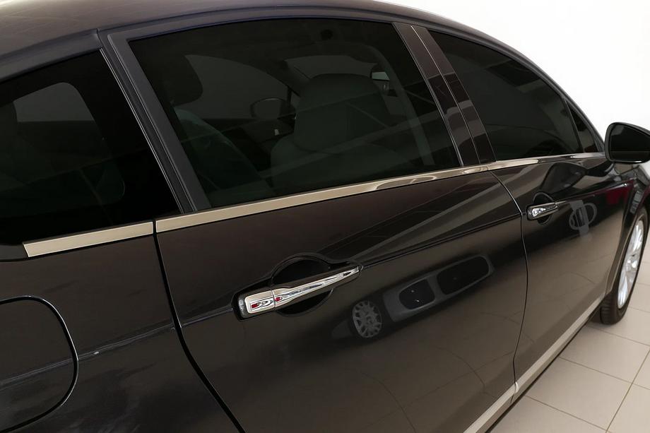 Citroen C-5 2008-2017 Lower window trim stainless steel (6 pcs) Carmos - Turkish Stainless Steel Photo 1