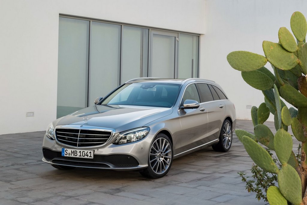 Review of the updated universal Mercedes-Benz C-class fourth generation