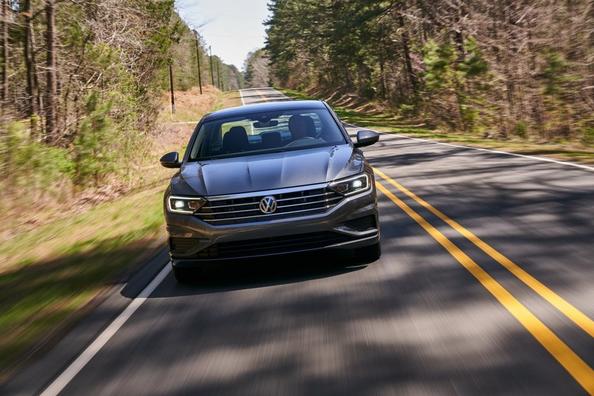 The seventh generation of the Volkswagen Jetta sedan Photo 2