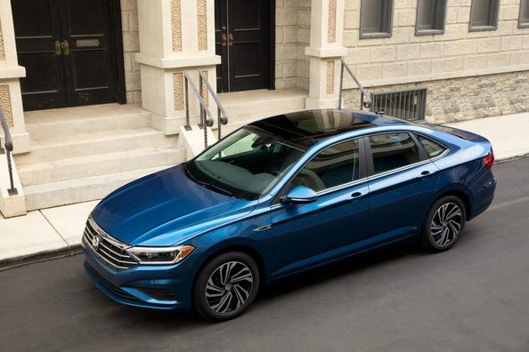 The seventh generation of the Volkswagen Jetta sedan Photo 1
