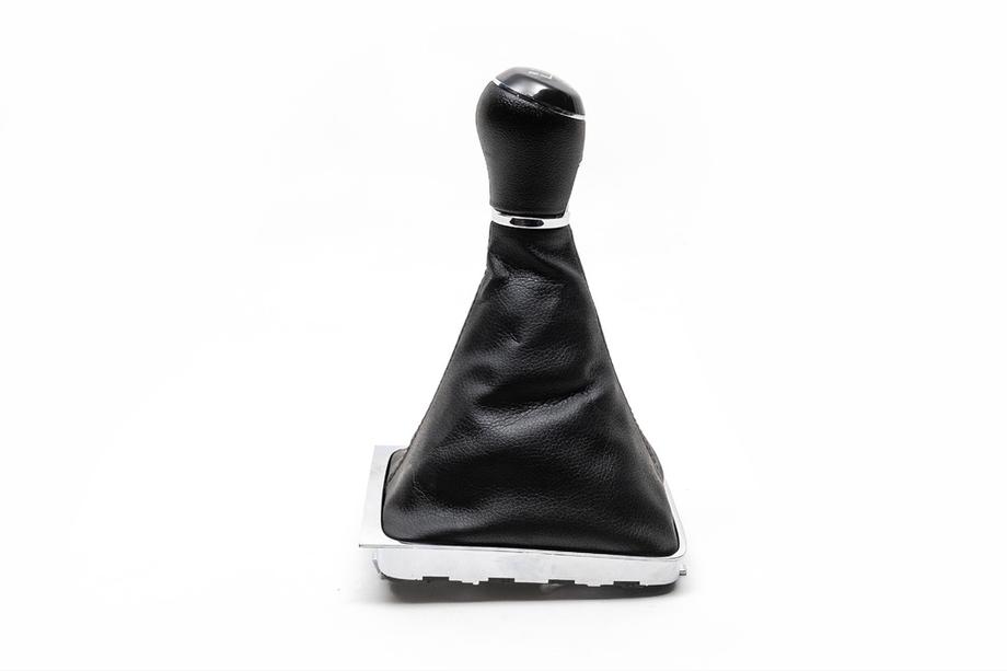 Volkswagen Passat B7 2012-2015 Gear shift knob with boot (5-speed) Photo 2