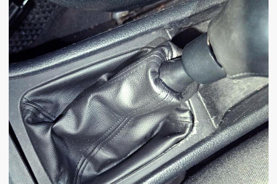 Opel Zafira A 1998-2005 Gear Shift Boot V1 (with Frame) Image