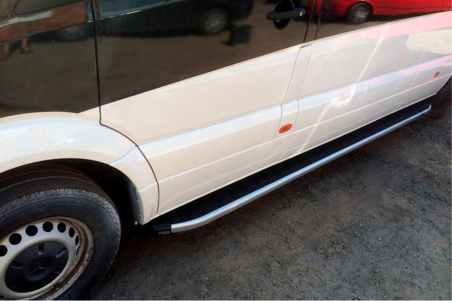 Mercedes Sprinter W907/W910 2018- Side Steps Fullmond (2 pcs, aluminum) Image