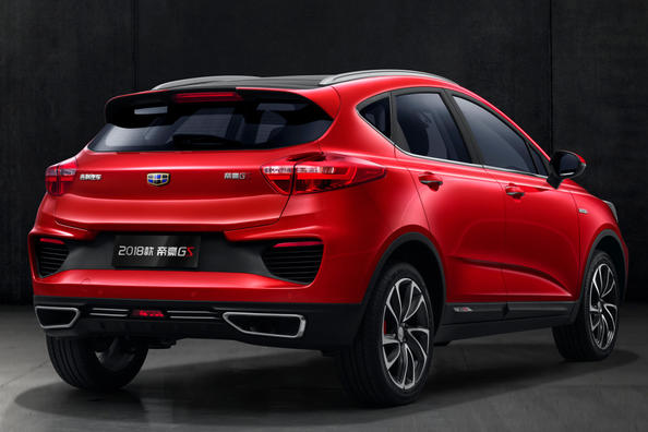 Overview compact crossover Geely Emgrand GS Photo 3
