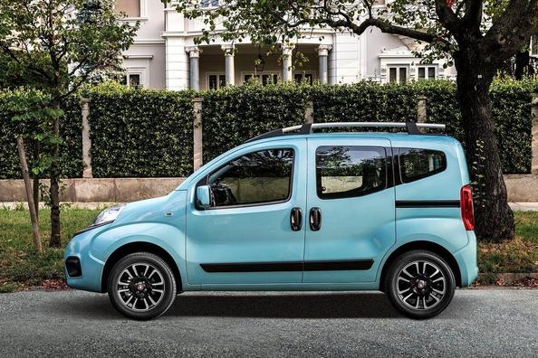 Overview of the compact MPV Fiat Qubo Photo 6