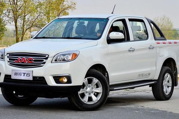 Overview of a pickup truck JAC T6 Photo 3
