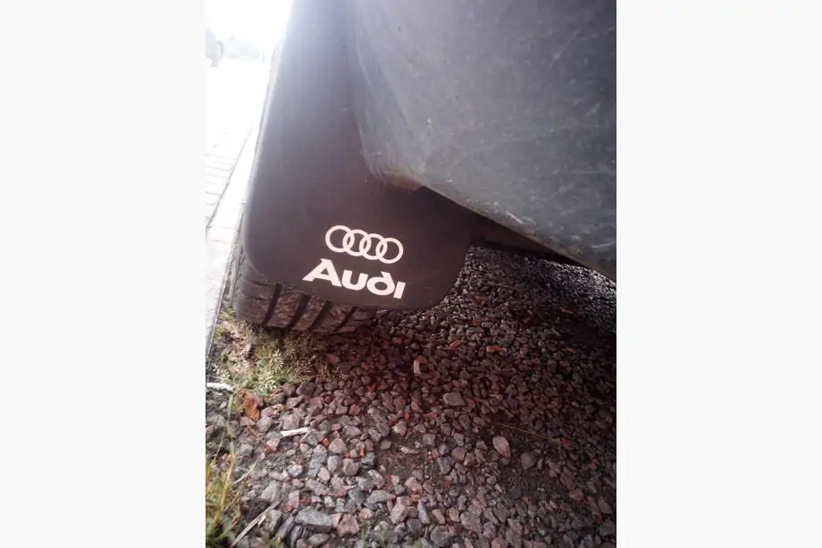 Audi 80/90 1987-1996 Premium Mud Flaps (2 pcs) Image