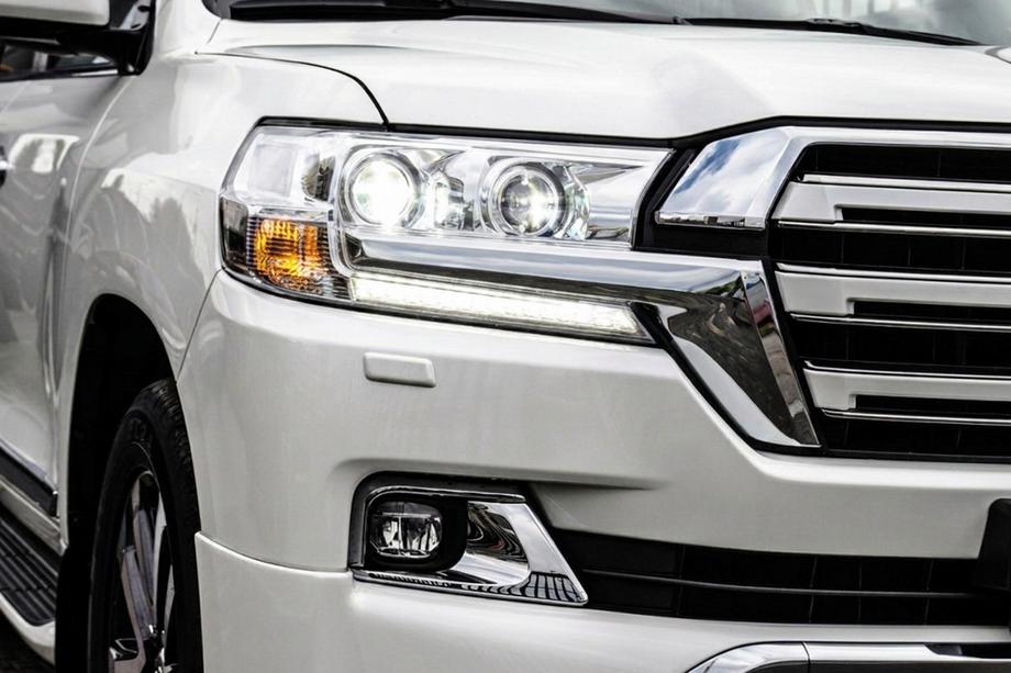 Toyota Land Cruiser 200 2007-2021 Front Headlights 2016+ (Standard) Image