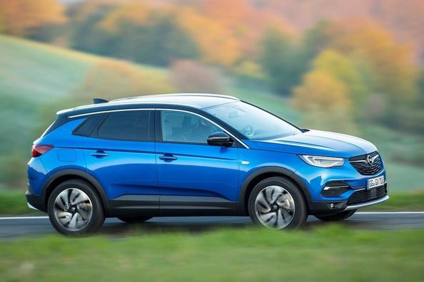 Overview of crossover Opel Grandland X Photo 3