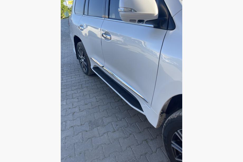 Lexus LX570/450d 2008-2022 Side Skirts (Lexus Design 2016+) Photo 3
