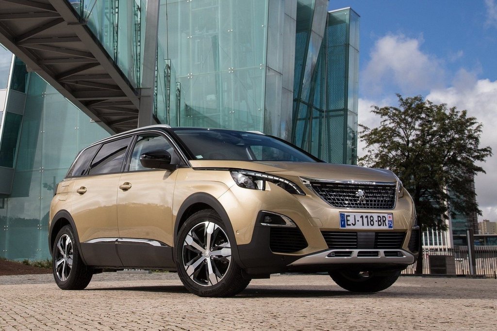 Review of Peugeot 5008 crossover second generation