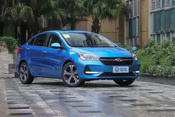 Updated mid-size sedan Chery Arrizo 5 Photo 9