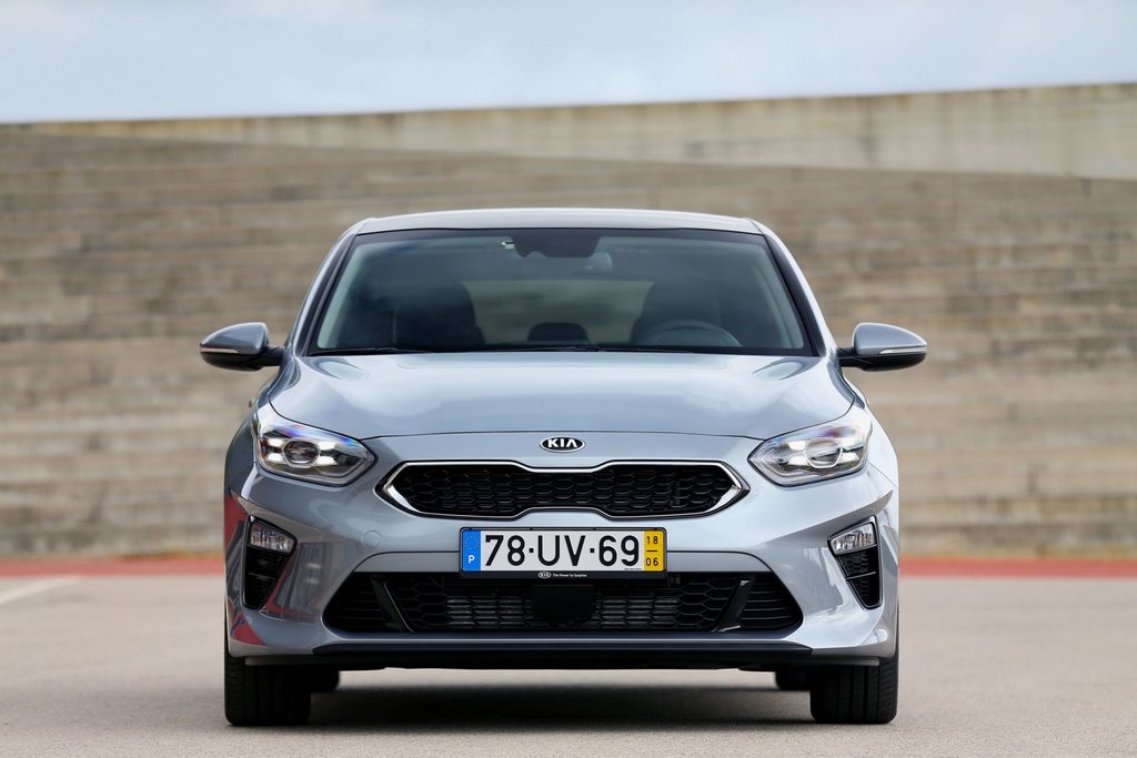 Overview of the third generation of the Kia Ceed hatchback