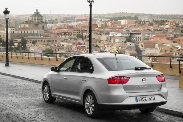 Overview liftback Seat Toledo Photo 10