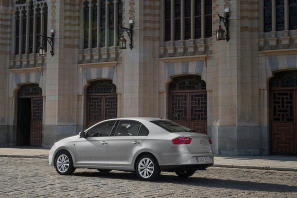 Overview liftback Seat Toledo Photo 8