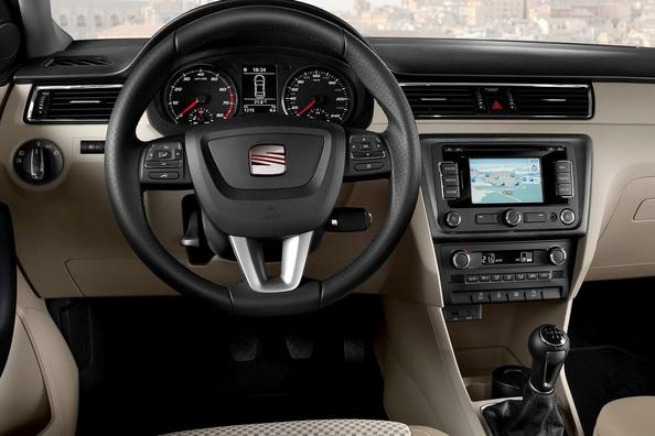 Overview liftback Seat Toledo Photo 6