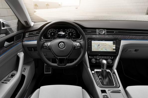 The five-door liftback Volkswagen Arteon Photo 6