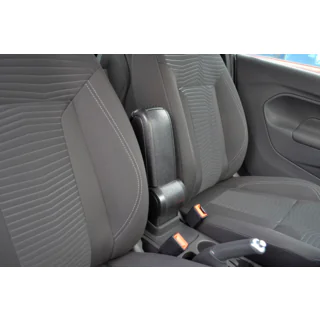 Armrest (into cup holder) photo 4