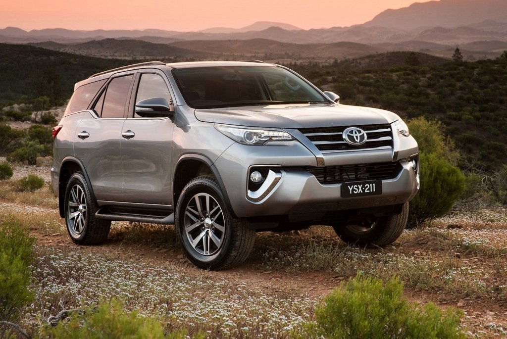Review seven-seat SUV frame Toyota Fortuner