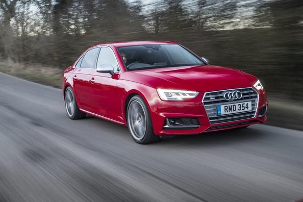 Overview of the sports sedan Audi S4